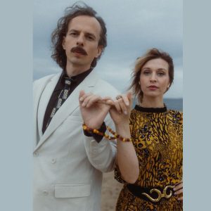 PAN SAVYAN feat. JULIA KAMIŃSKA - Bursztynowe koraliki