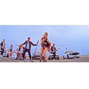 PIĘKNI I MŁODZI  &  PLAYBOYS - Wyśmienicie